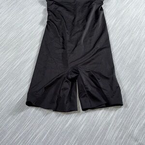 High-Waisted Mid-Thigh Slimming Shorts Sz XL Assets Red Hot Label by SPANX